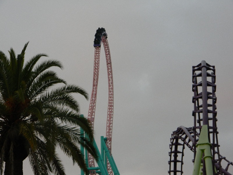009 If Xcelerator's track does get re-painted, this and Boomerang's new paint will definitely make the Boardwalk look nicer..JPG