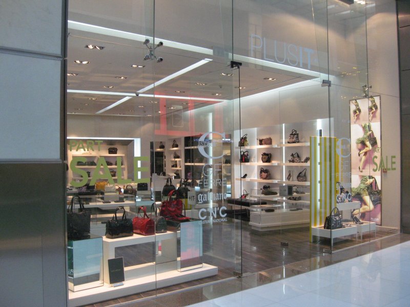 d store.jpg