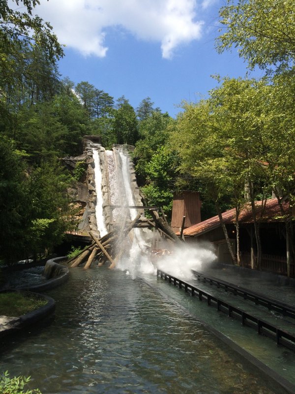 Daredevil Falls Splashdown (Far).JPG (1000.56 KiB) Viewed 843 times Daredevil Falls Splashdown (Far).JPG