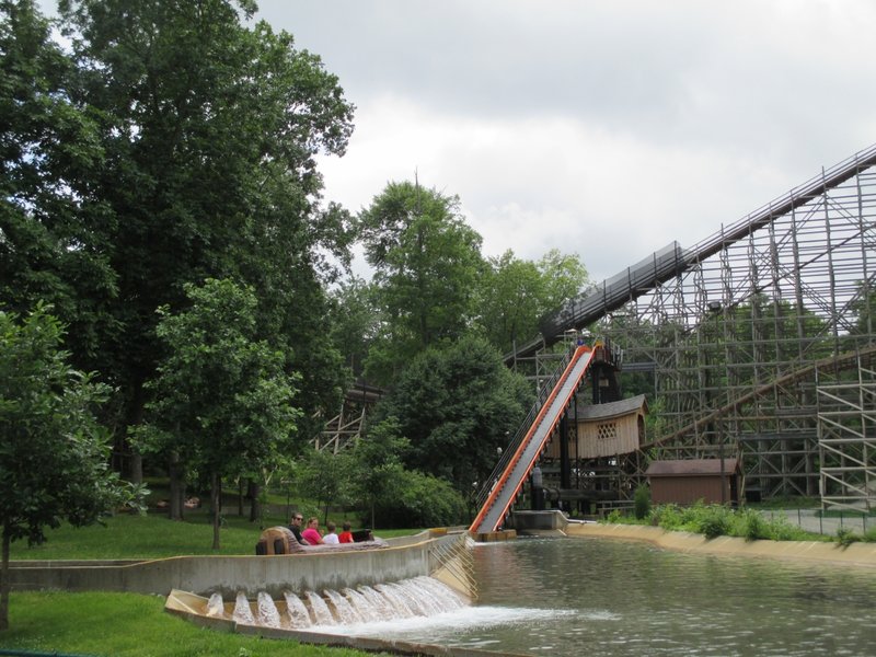 Frightful Falls Lift Hill.JPG (919.31 KiB) Viewed 332 times Frightful Falls Lift Hill.JPG