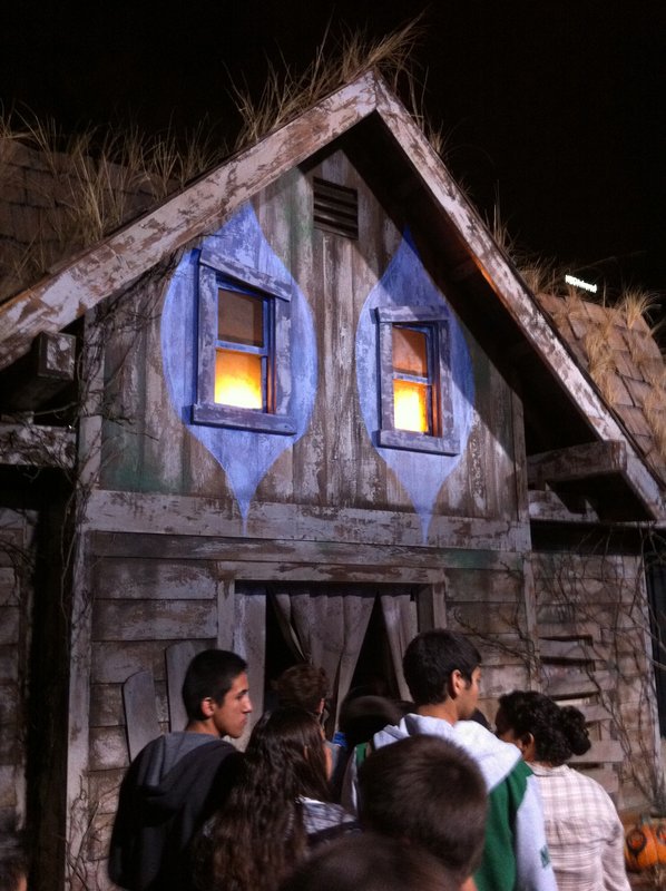 Theme Park Review • Universal Hollywood�s Halloween Horror Nights (HHN Theme Park Review • Universal Hollywood�s Halloween Horror Nights (HHN