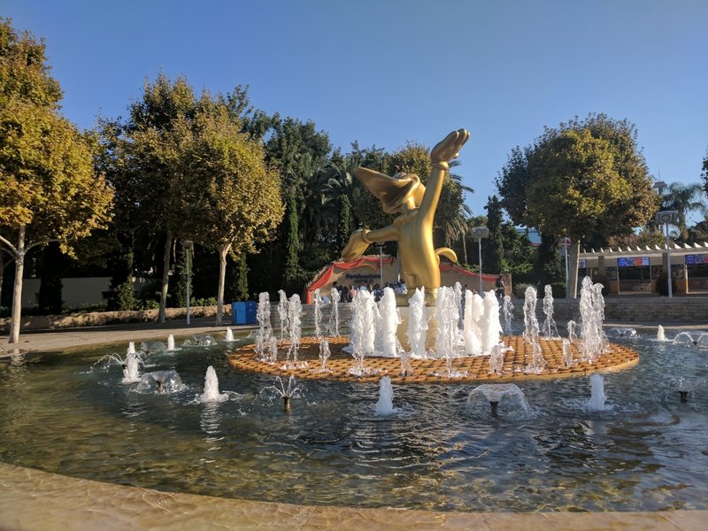 Woody Woodpecker Fountain (Close).jpg (948.03 KiB) Viewed 3637 times Woody Woodpecker Fountain (Close).jpg
