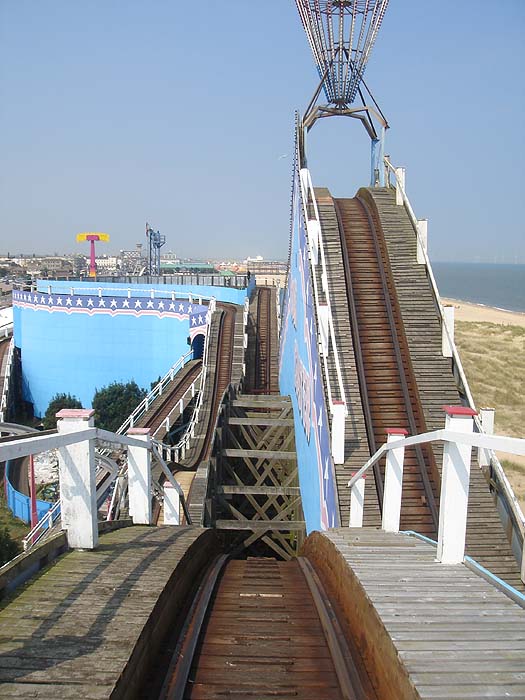Great Yarmouth Pleasure Beach - Theme Park Review's 2006 UK Trip Update