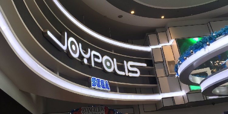 A Day at Joypolis & the Tokyo Decks!