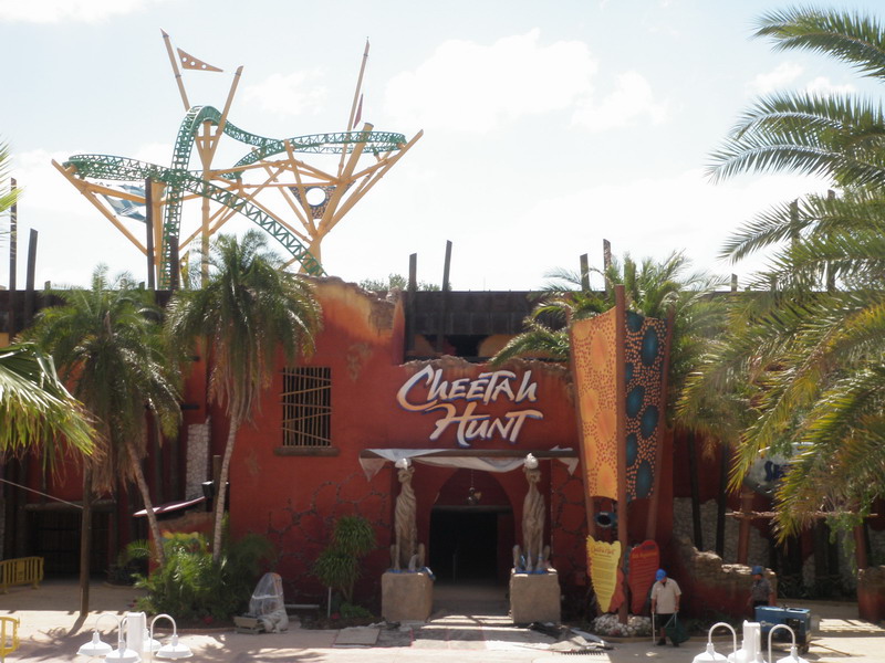 Theme Park Review Busch Gardens Tampa Bay Bgt Bga Discussion Thread They Ve Done A Really Good Job Updating The Look Of Old Sky Ride Monorail Building In My Opinion 01p2253775 Jpg 159 53 Kib Viewed 761 Times