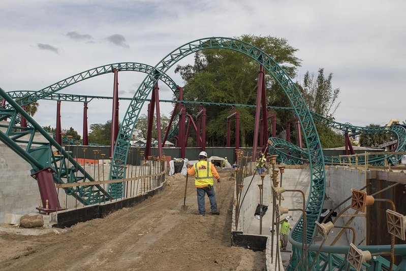 thumb_2016_busch_gardens_tampa_cobras_curse_construction_01.jpg