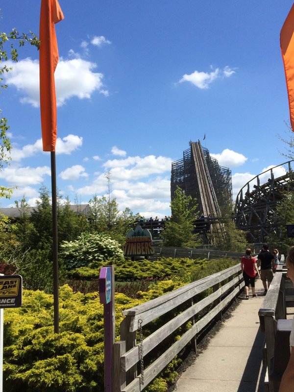 Shivering Timbers Entrance.JPG (881.55 KiB) Viewed 6175 times Shivering Timbers Entrance.JPG