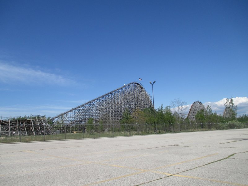 Shivering Timbers Lift Hill.JPG (748.51 KiB) Viewed 6175 times Shivering Timbers Lift Hill.JPG