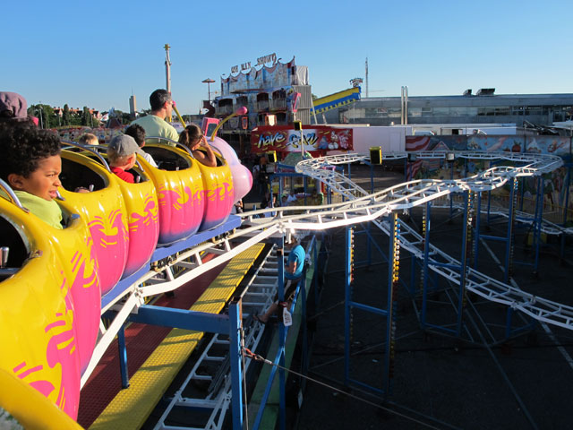 Wacky Worm (Jolly Roger Amusement Park) - Coasterpedia - The