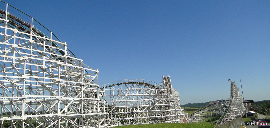 Next arr emm cee? Please? (Montezum at Hopi Hari, São Paulo, Brazil) :  r/rollercoasterjerk