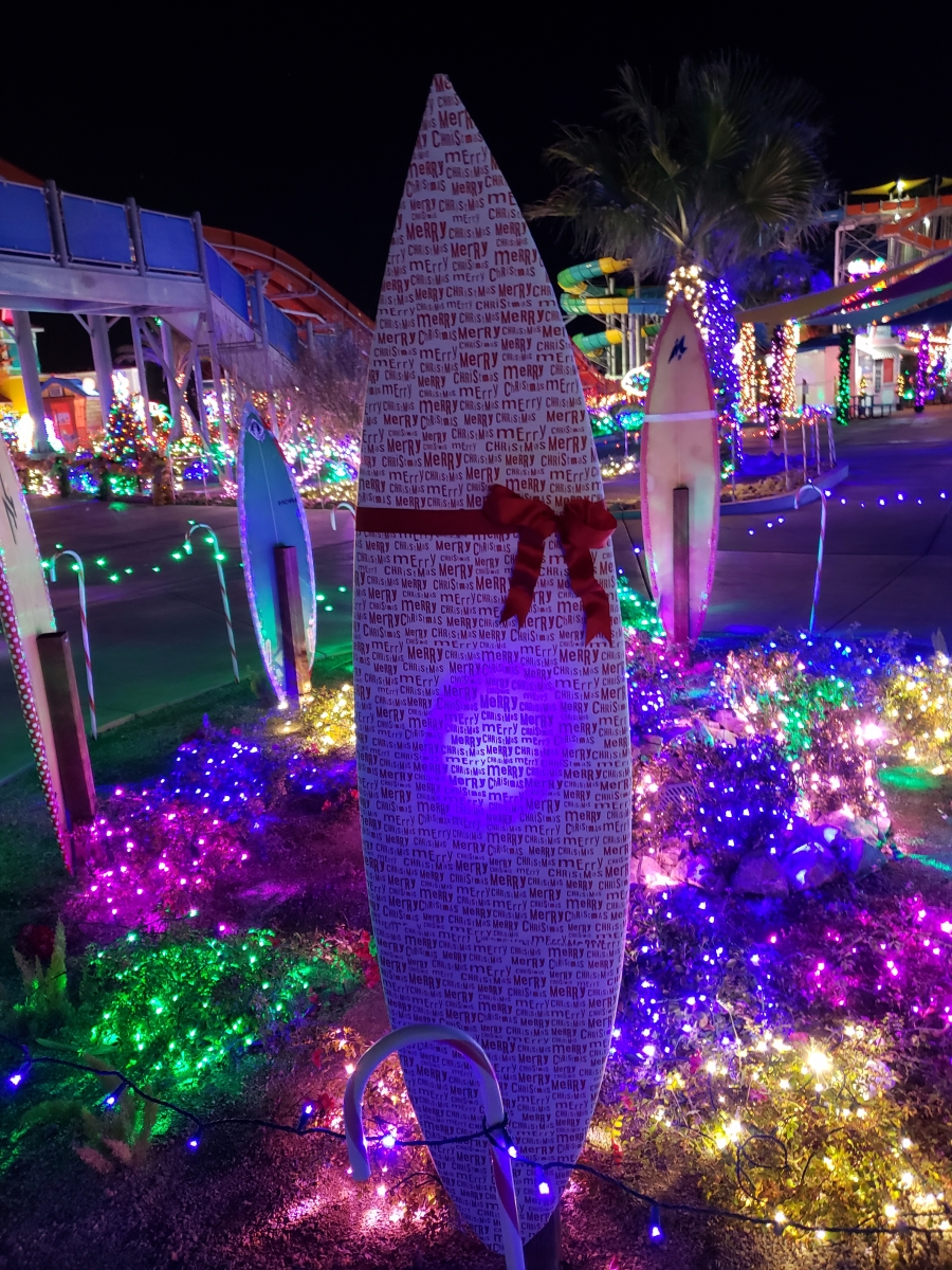Photo TR Cowabunga Bay's Christmas Town Theme Parks, Roller