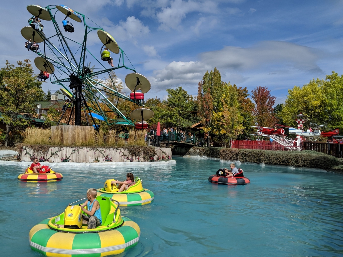 Photo TR: Silverwood with Erik & Smisty & Not Andrew - Theme Photo TR: Silverwood with Erik & Smisty & Not Andrew - Theme
