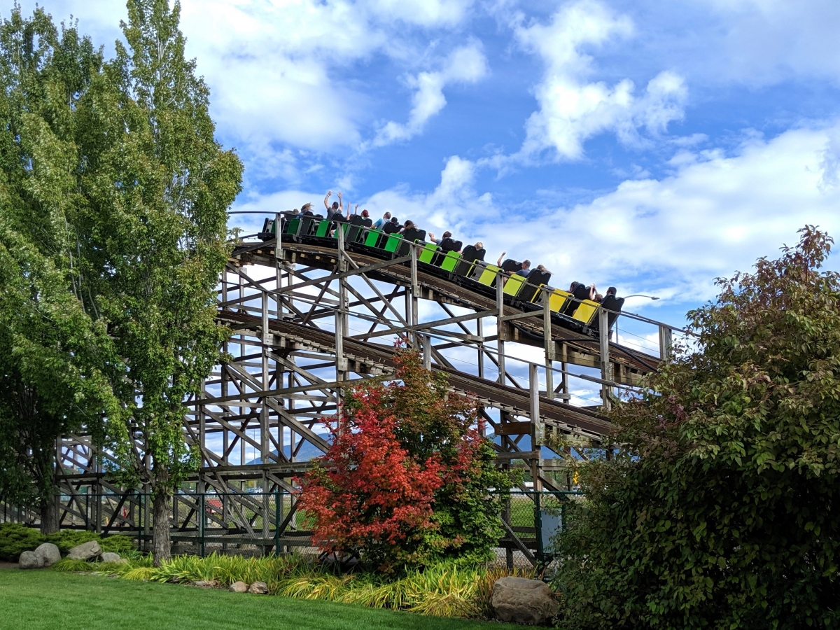 Photo TR: Silverwood with Erik & Smisty & Not Andrew - Theme Photo TR: Silverwood with Erik & Smisty & Not Andrew - Theme