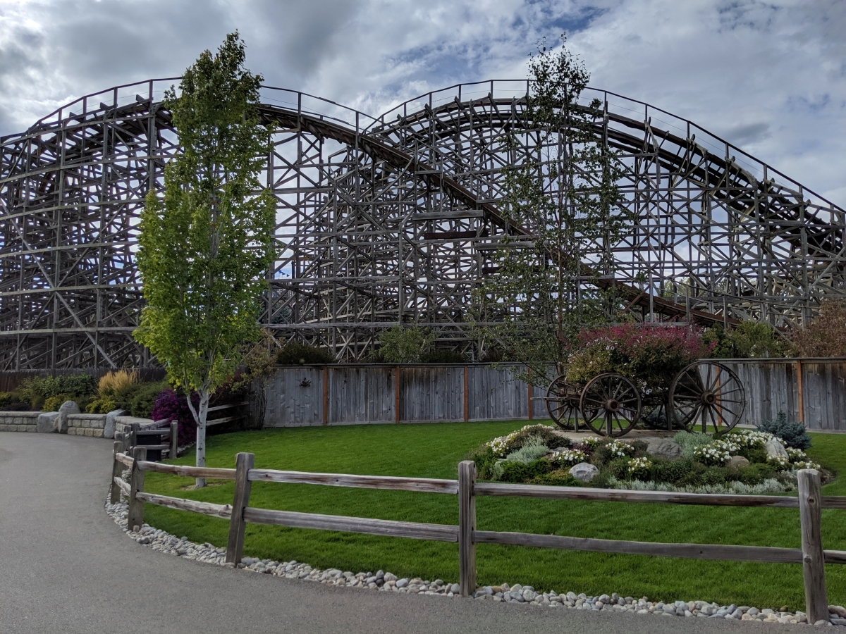 Photo TR: Silverwood with Erik & Smisty & Not Andrew - Theme Photo TR: Silverwood with Erik & Smisty & Not Andrew - Theme
