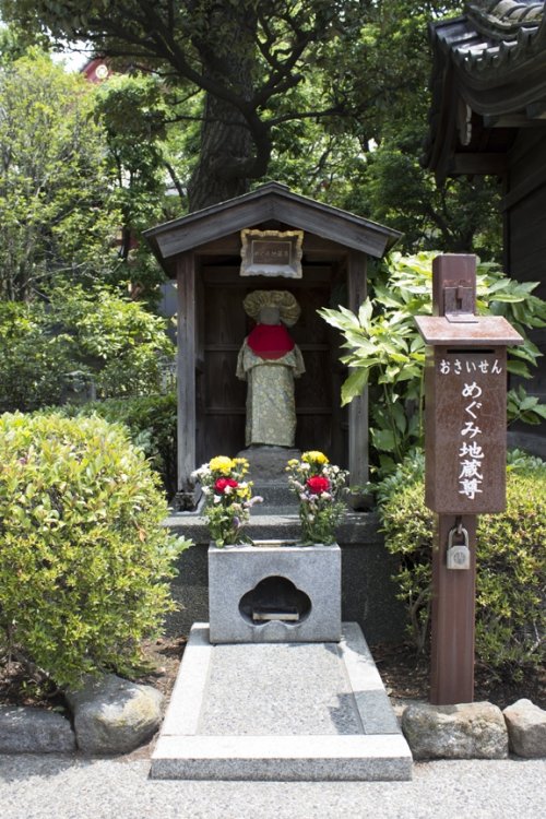034SensojiSmallShrine1_034.thumb.jpg.e1e6efd8816e52fe7b97dee5094d1b2e.jpg