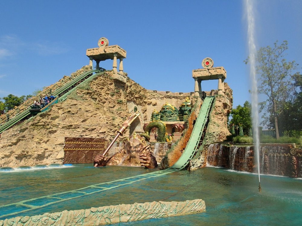 Photo TR: Gardaland and Mirabilandia - Theme Parks, Roller Coasters, &  Donkeys! - Theme Park Review