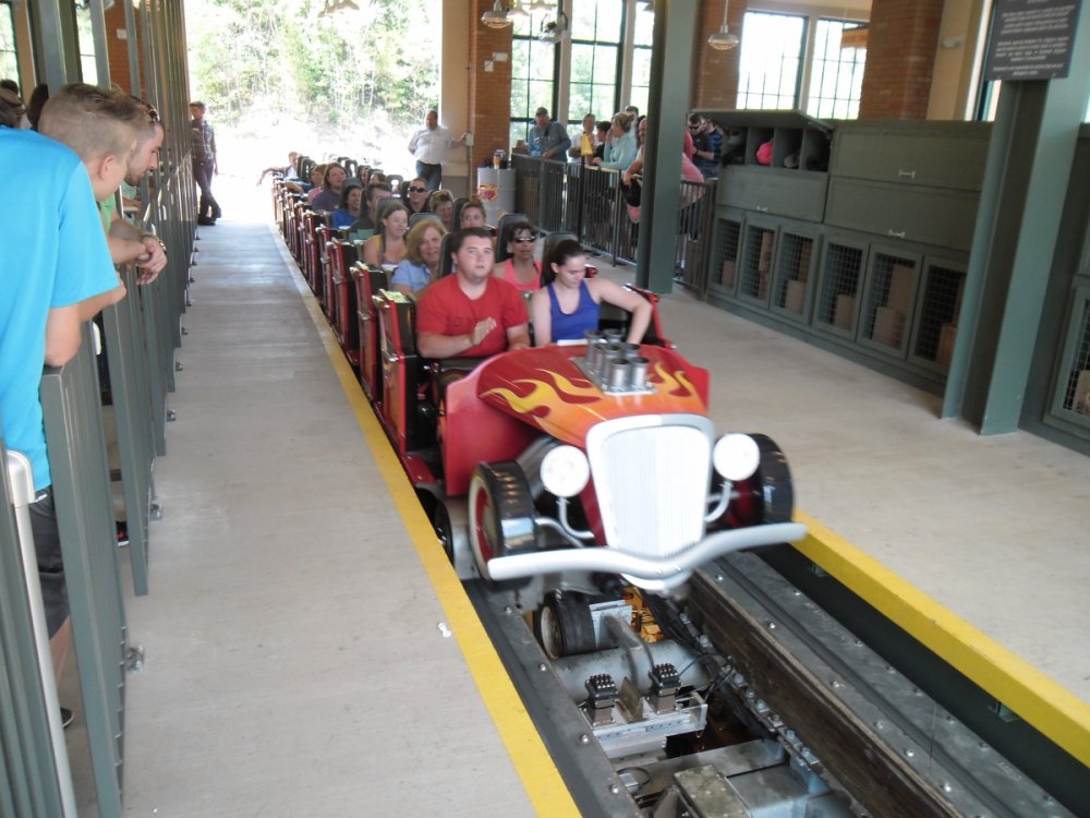 05_dollywood.thumb.JPG.480cb087e3e85998505959cd9ecabc20.JPG