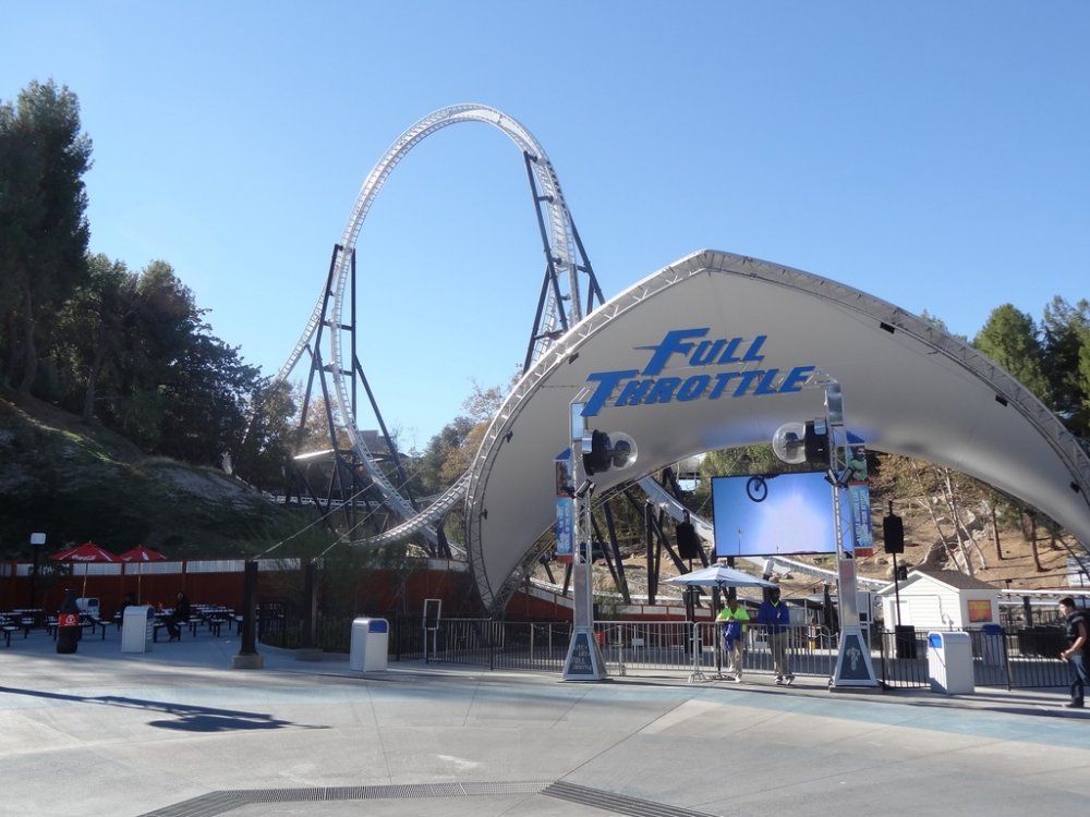 077_SixFlagsMagicMountain.thumb.jpg.8da5a75b3244ab235d277819c3d65b02.jpg