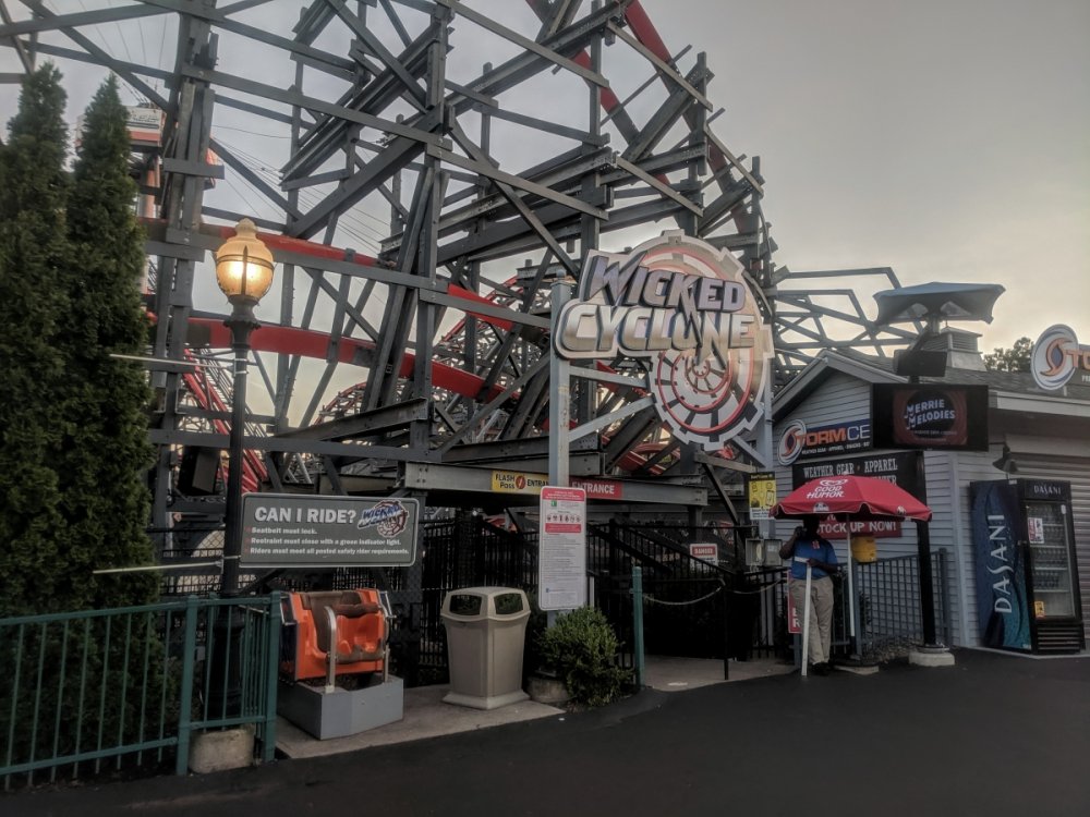 1026884989_WickedCycloneClosed.thumb.jpg.cbc6d5dd40cc85afd04569e9595357e4.jpg