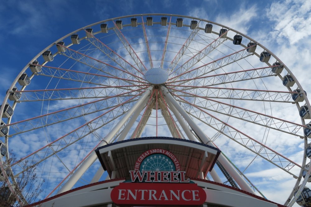 1043885441_GreatSmokyMountainWheelSign.thumb.JPG.16b2b4ed8c0870d89175ec8ee7c4063d.JPG