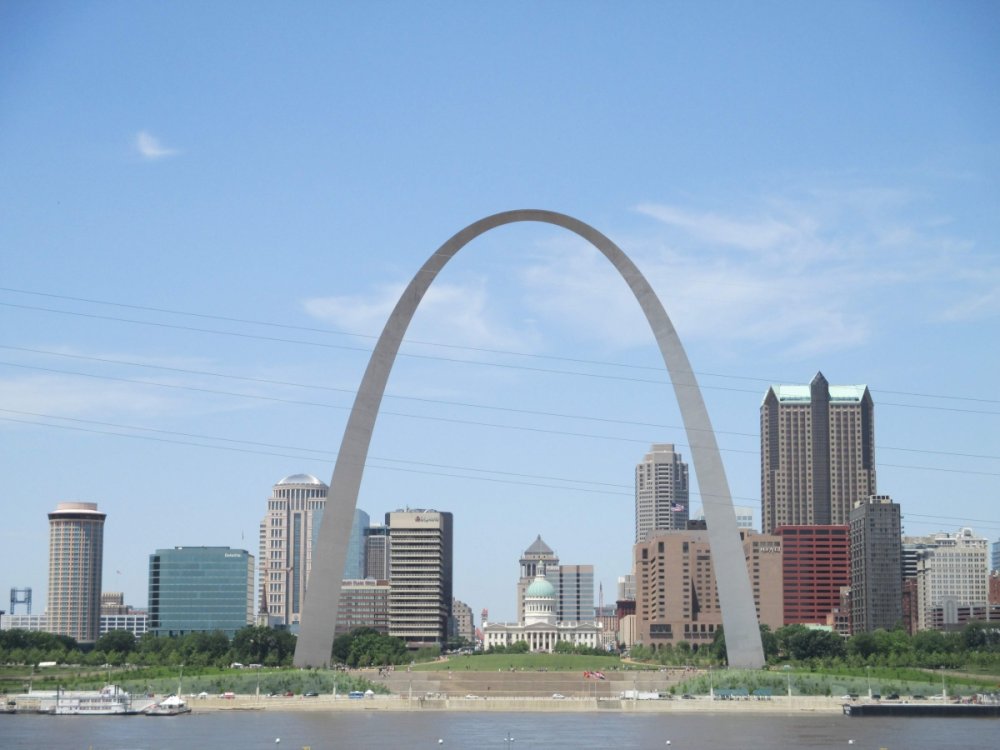 1104498337_GatewayArch(East).thumb.jpg.83cba99f9b1e75cf0c9511d89c863fb2.jpg