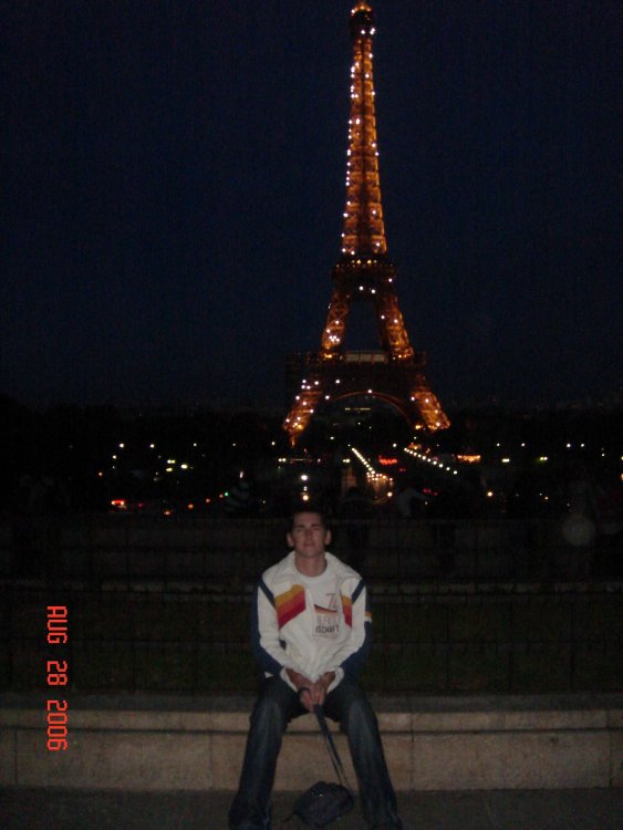 1121501782_eifeltower.thumb.JPG.e13e0ff7ba91eb947f030c8d0152dbcd.JPG