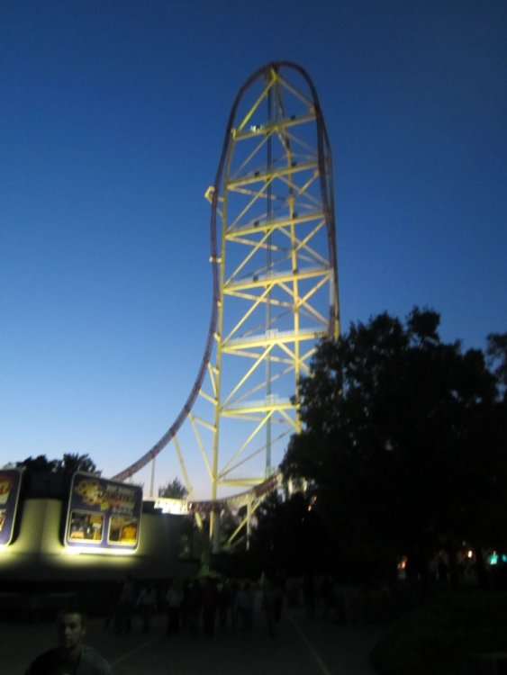 1127989701_CedarPoint135.thumb.JPG.57806f5c199508983e982d1a0c34c095.JPG