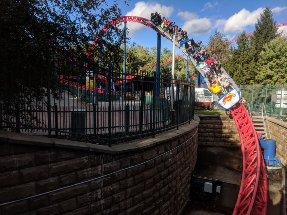 1209378151_SupermantheRideTunnelDrop3.thumb.jpg.0fa2d66a0536054bec640a4ef5e379c5.jpg