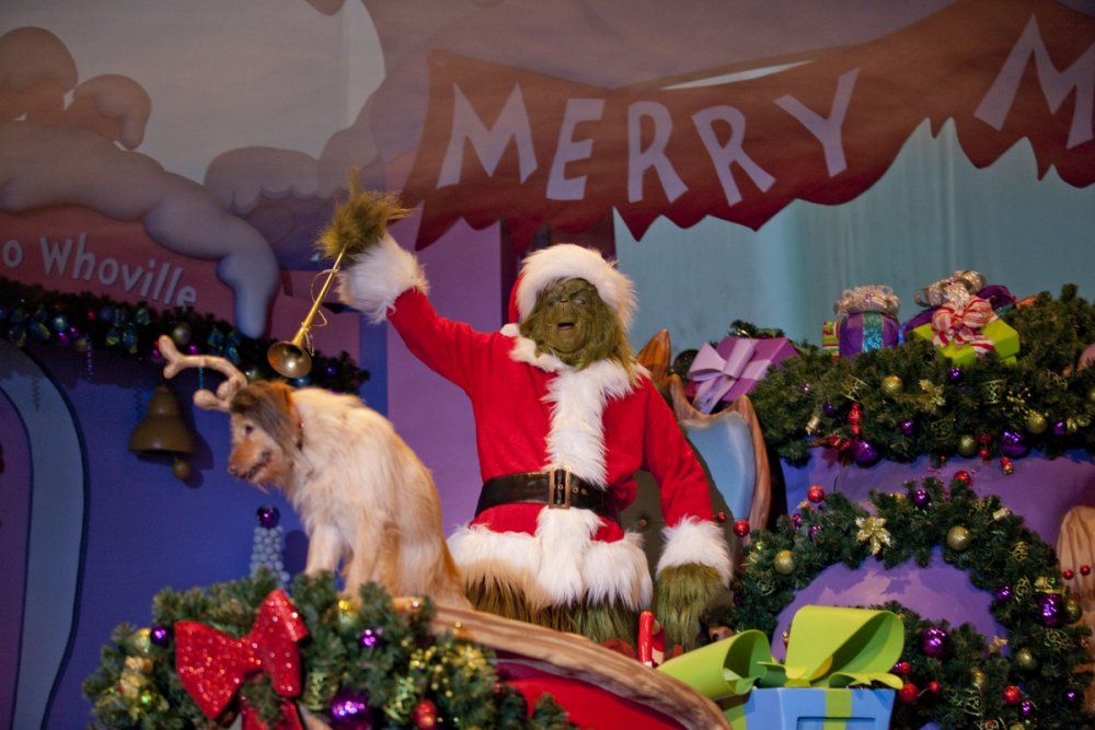 1223382219_02_GrinchmasWholidaySpectacular.thumb.jpg.1bc9b657617dba162cad8f88871668f3.jpg