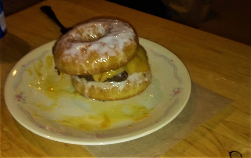 1228977322_HomemadeDonutBurger.thumb.jpg.74c9a5b69d9f48ede94f9317dc1c2366.jpg