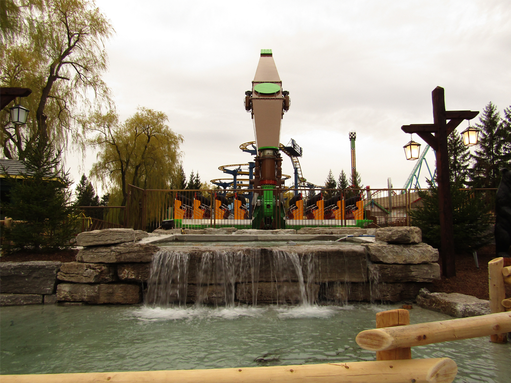 1233146935_SoaringTimbersatCanadasWonderland(Ride)-April28th2017.thumb.png.4dfed5d02d76eb1f6ba255bd301c7114.png