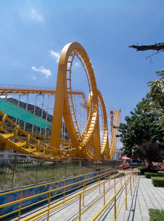 1288627590_QinlingRollerCoaster1.thumb.jpg.f402bd971aeffb2cd39add1e59cd4e60.jpg