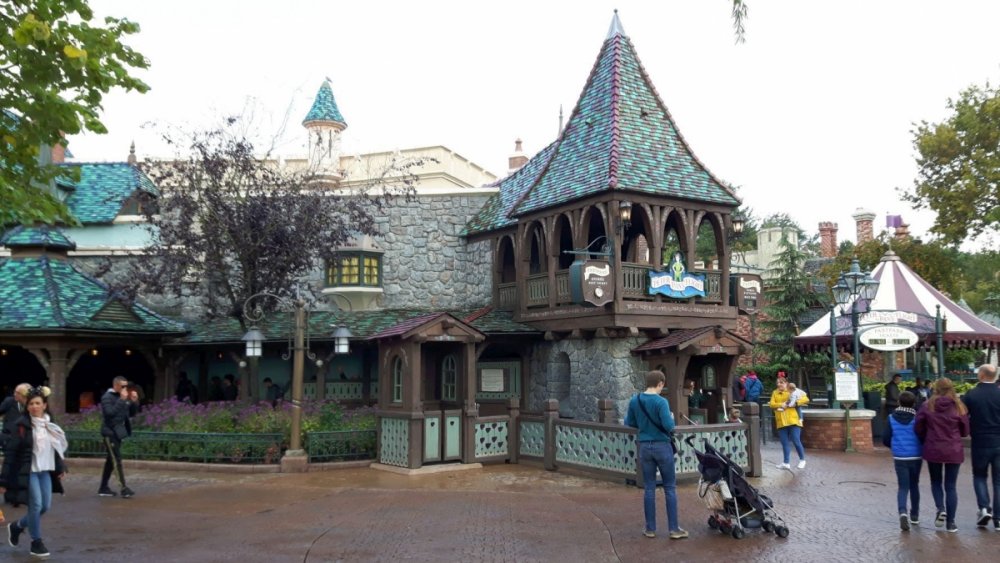 12_fantasyland.thumb.jpg.7fce828cf846132d99cffe32a221597e.jpg
