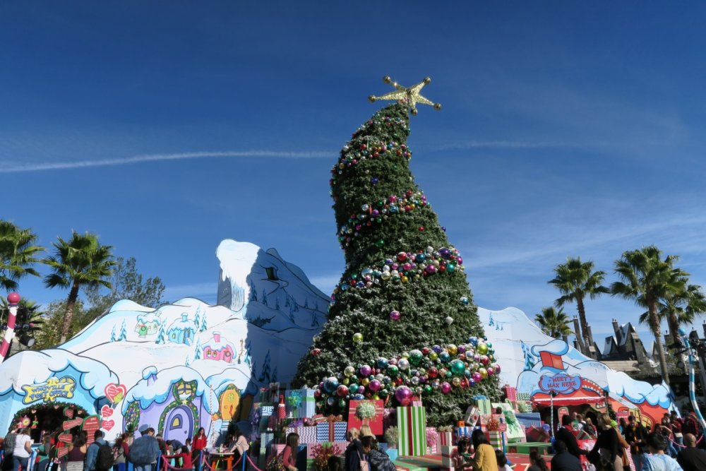 1309472458_GrinchmasTree.thumb.jpg.81f45fca9c57c8c469f1d4fa448abac4.jpg