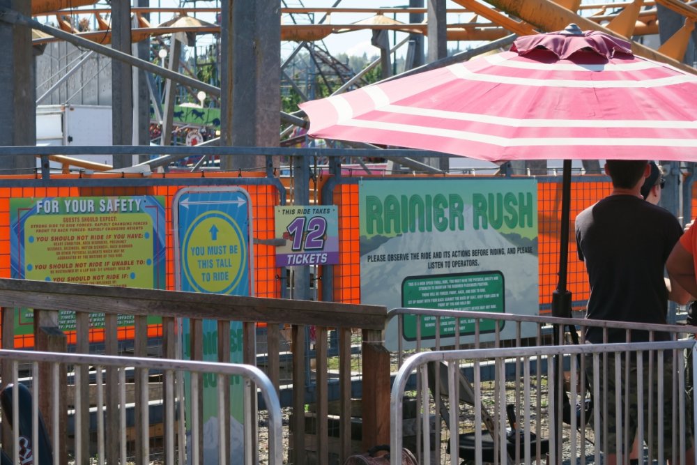 1310794449_RainierRushSign.thumb.JPG.4205a40bd15c7490e9b6303371900403.JPG