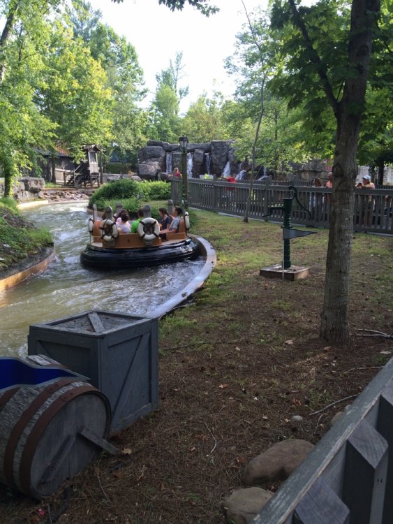 1316356753_SmokyMountainRiverRampage.thumb.JPG.c3db91f988d67a7b895b7eea9059b2f1.JPG