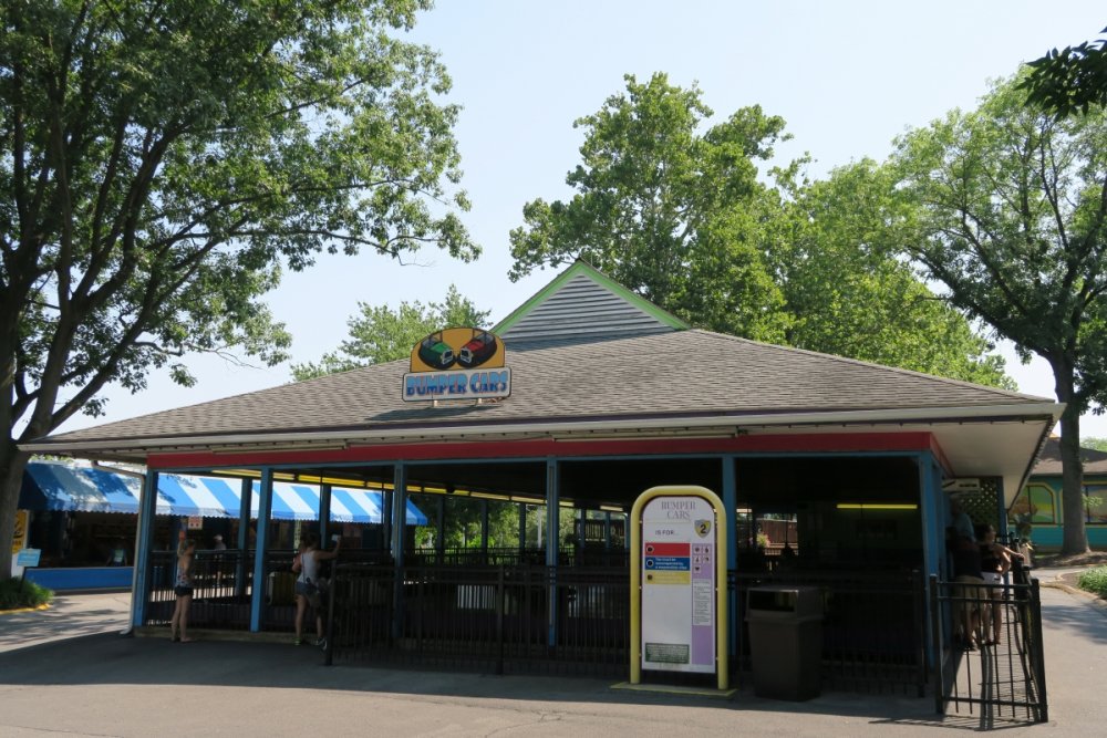 1334871241_BumperCarsExterior.thumb.JPG.6e770fad6dd66a1d1b2be3d76ded9ae6.JPG