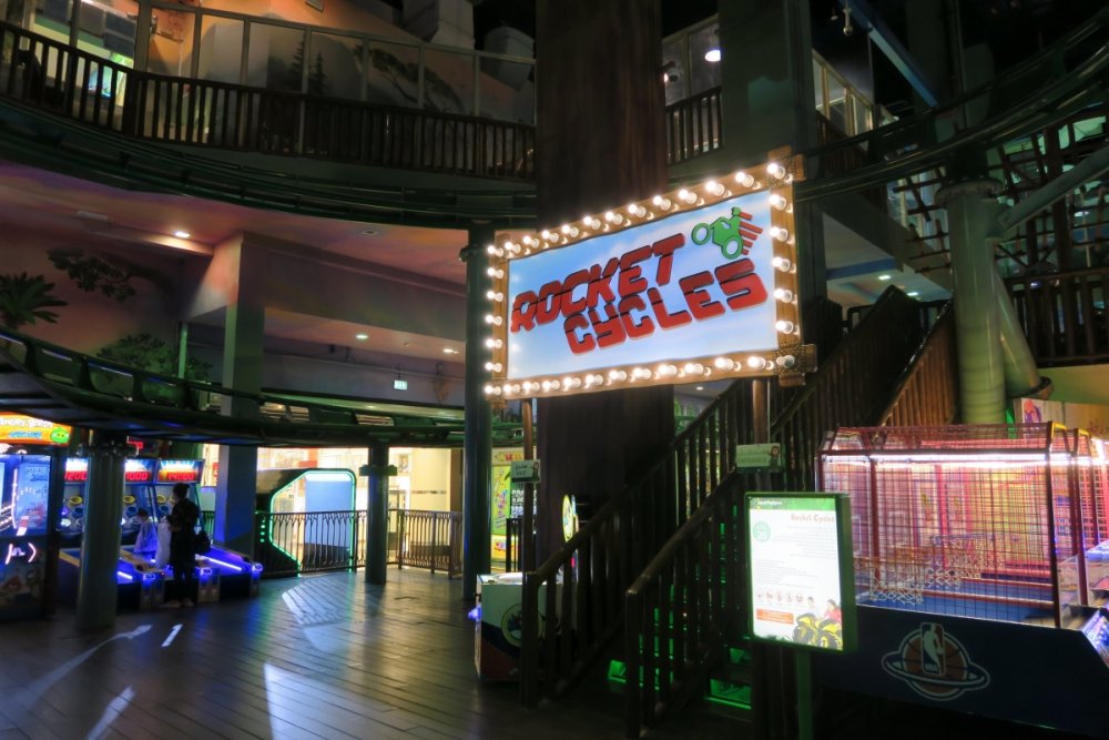 1336826622_RocketCyclesEntrance.thumb.jpg.c28f9626ca02a94dd01e2bb84eba55d3.jpg