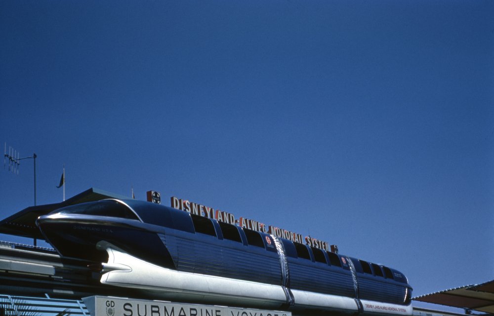 1380918482_monorail(2).thumb.jpg.345ab623f6b9bd6a72cbeff7765e50d6.jpg
