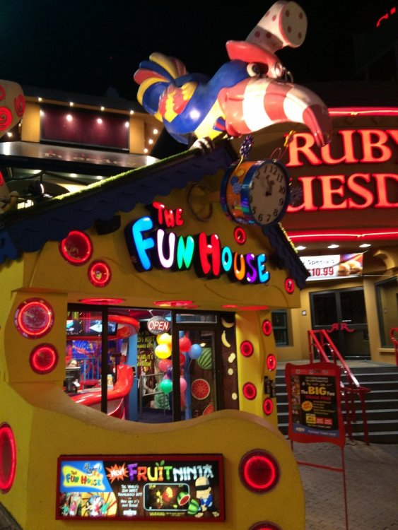 1432146434_FunHouse.thumb.JPG.e7b876d9e5877ec1291dc3f61fb22b0b.JPG