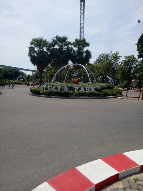 1433306416_PattayaParkEntrance.thumb.jpg.1715ef9c0c31f9810d1e9b70ecdeefb2.jpg