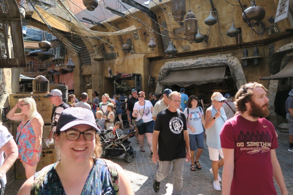 150582008_Batuu(Emily).thumb.JPG.d0b923645a54a0d7c3305a002edb0258.JPG