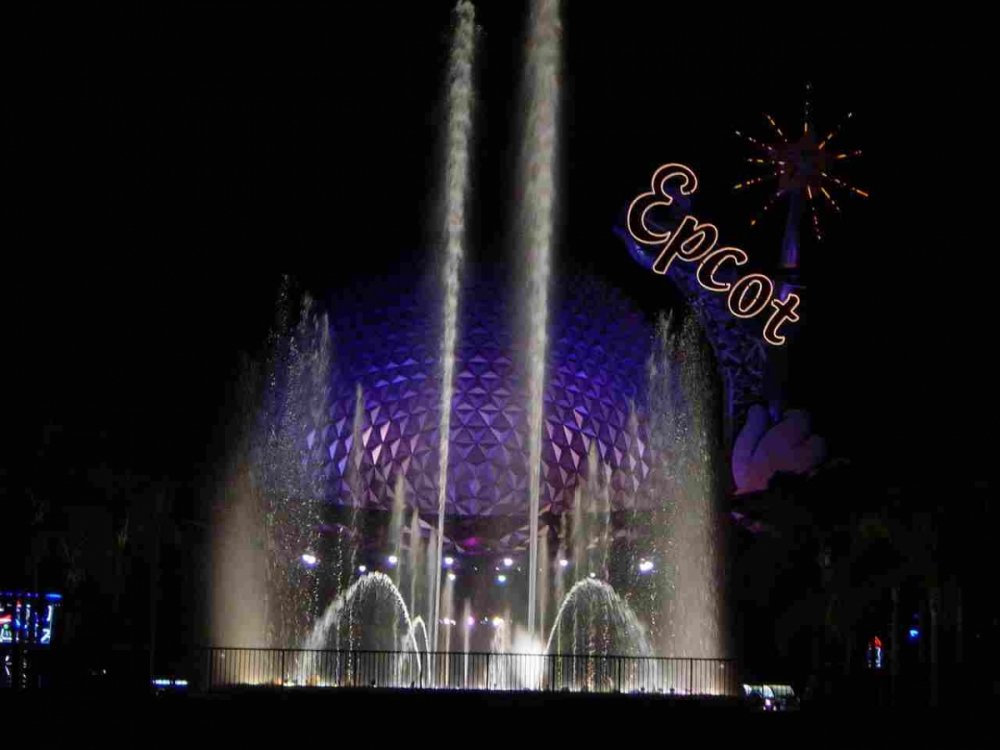 1518362031_epcotatnight3.thumb.jpg.62c3ada432732d8d9d5441e7f189c9df.jpg