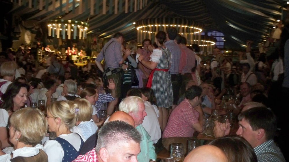 1522848639_Oktoberfest2011062.thumb.JPG.481f062b436a612c49b65f7d18fc46e9.JPG