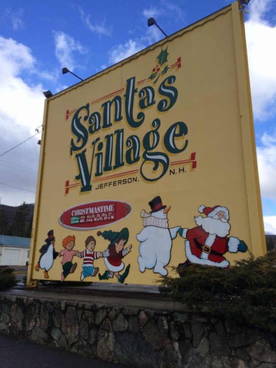 1541552868_SantasVillageSign(Close).thumb.JPG.65d0ecadc52f7ebce32c15dc86f07cd2.JPG
