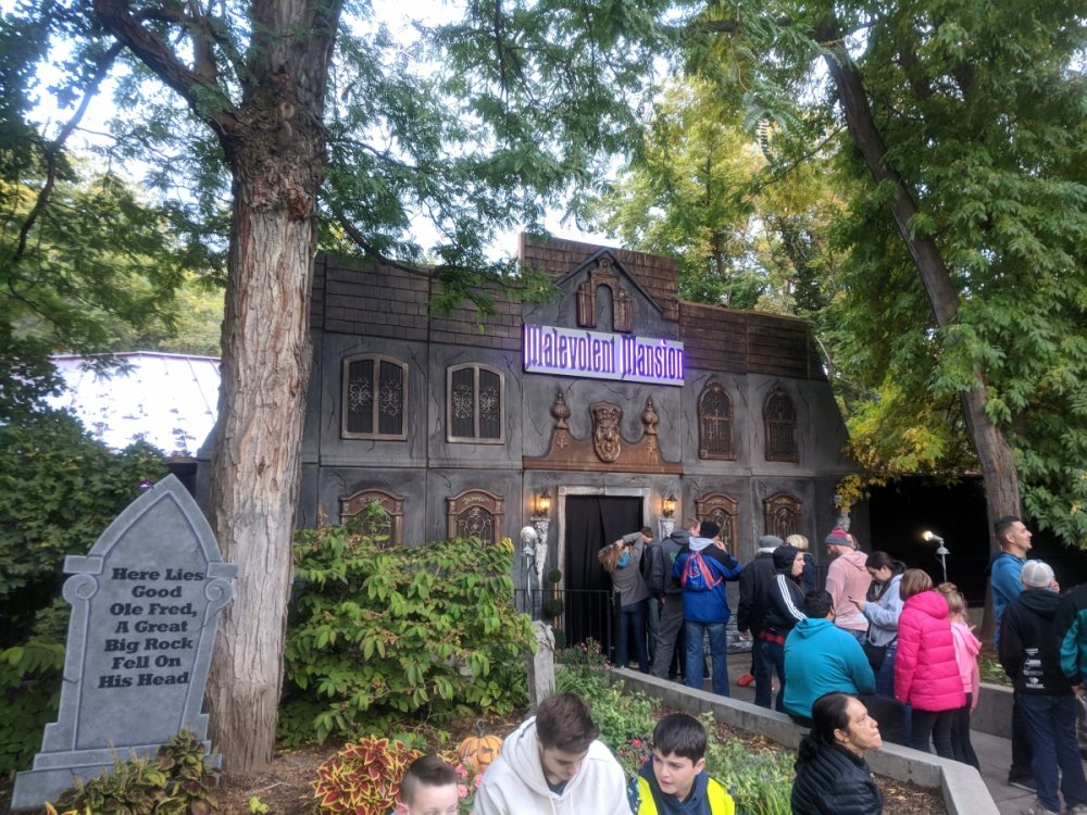 1604317533_MalevolentMansion.thumb.jpg.1da0ffb2ea9f00e1012427788a4cdbbd.jpg