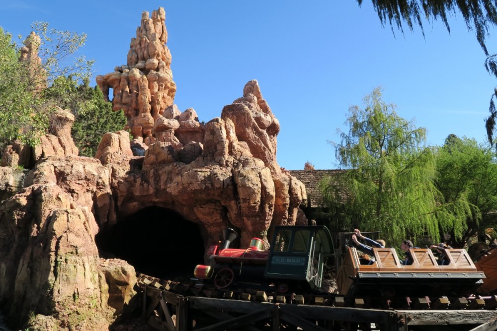 1615932944_BigThunderMountainTunnel.thumb.jpg.049d4ea5b147afa662710c584749e4b1.jpg