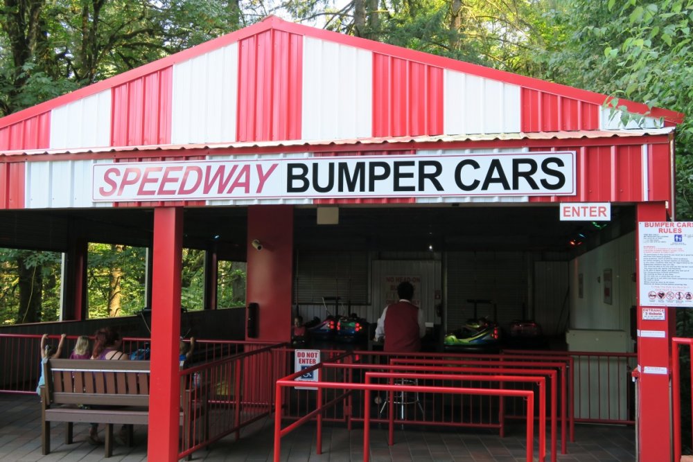 1640857883_SpeedwayBumperCars.thumb.JPG.709d4a5842516aa40d8c43e1216bb3b4.JPG