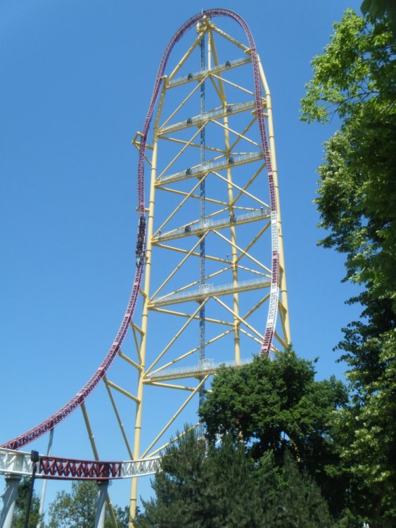 1667279842_TopThrillDragster005.thumb.JPG.cc9d29bb865fe8536ce4136eb3f6710b.JPG