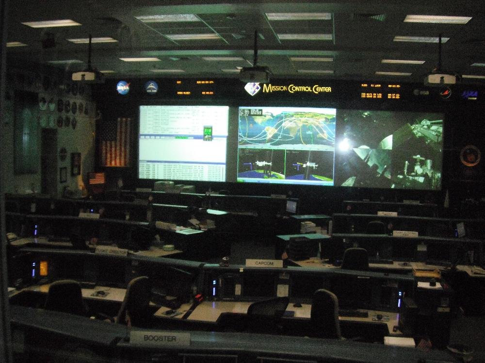 1667523471_19InsideMissionControl.thumb.JPG.bb7eaa39f3188d0e88a47a1c5e3c19c3.JPG